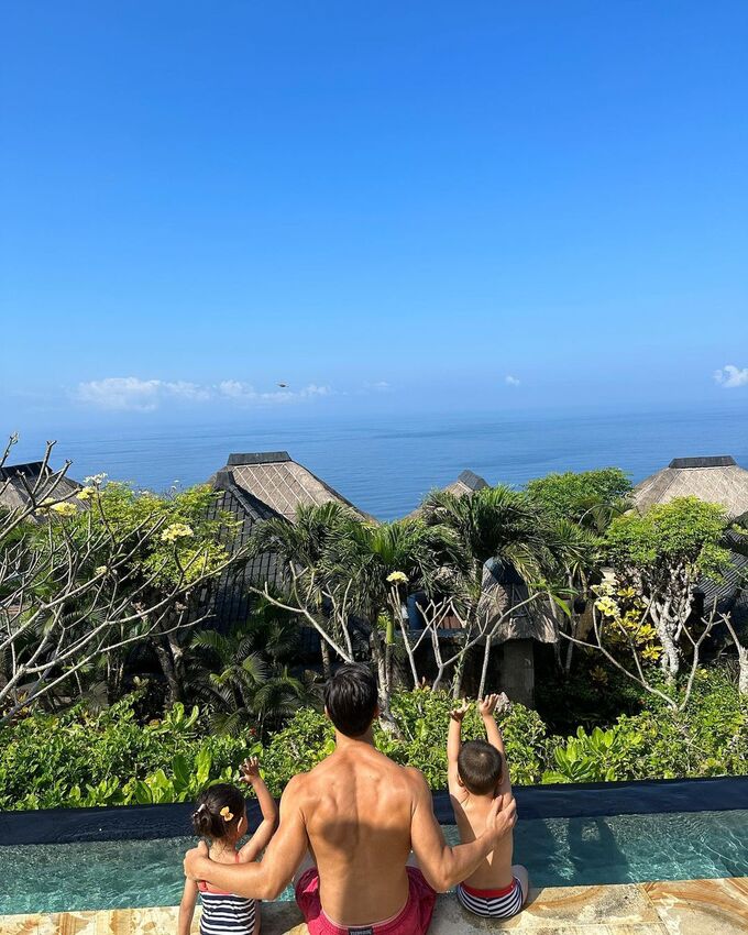 Hồ Ngọc Hà - Kim Lý khoe gia đình đẹp như tranh ở Bali