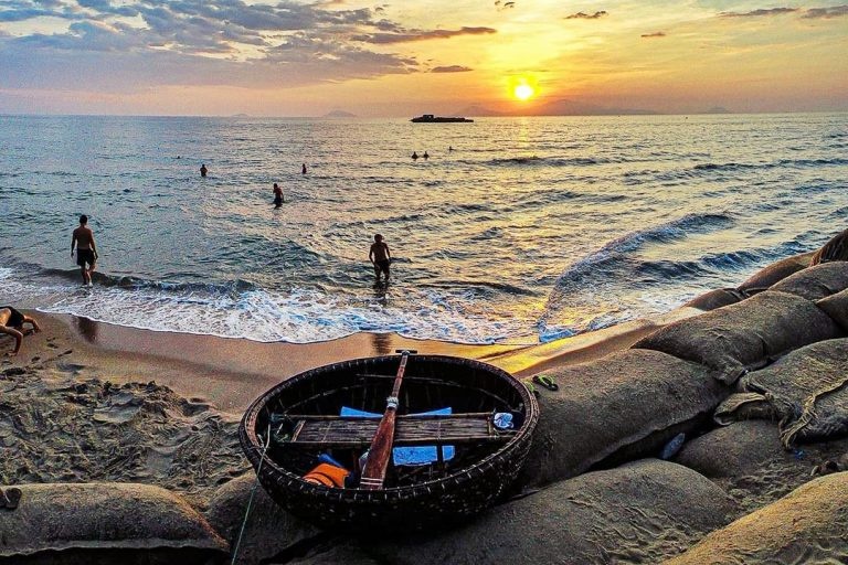 Những bãi biển đẹp, hoang sơ ở xứ Quảng Những bãi biển đẹp, hoang sơ ở xứ Quảng