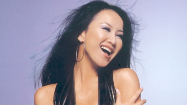 Coco Lee: 30 năm huy hoàng và dấu chấm hết ở tuổi 48