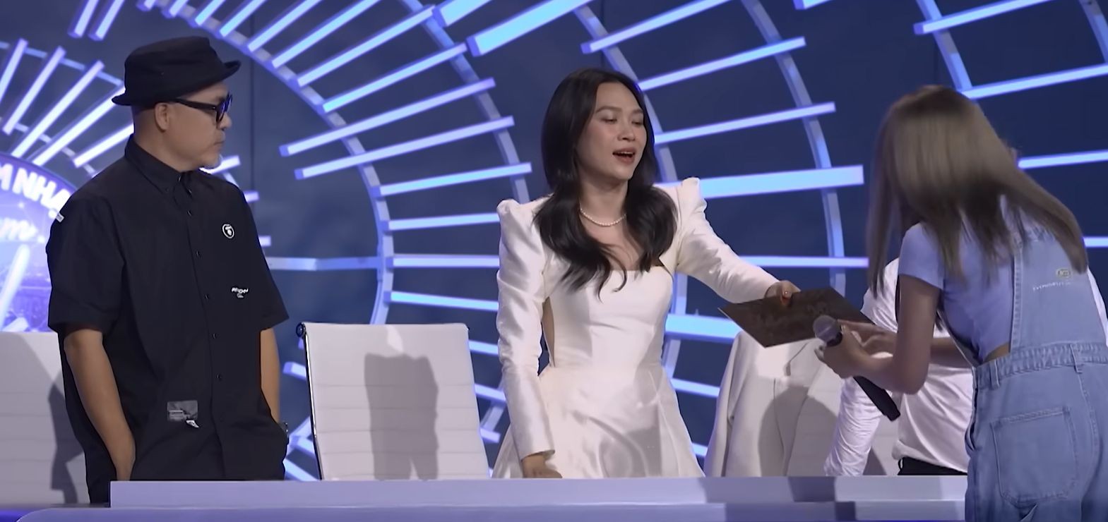 Việt Nam Idol 2023 - rượu cũ bình mới ảnh 1