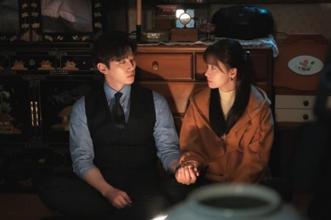 Lee Junho và YoonA tiếp tục khuấy đảo làng giải trí Hàn với "King The Land"