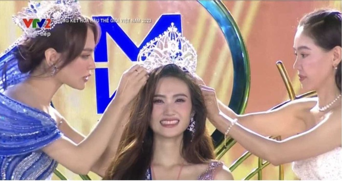 Huỳnh Trần Ý Nhi - Tân Hoa hậu Miss World Vietnam 2023 là ai?