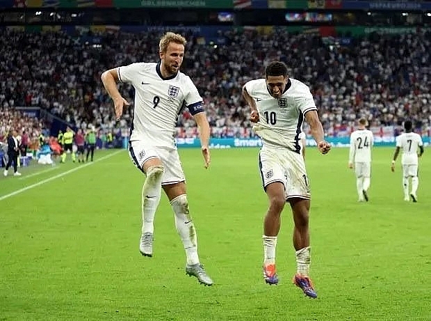 ‘Người hùng’ tuyển Anh có hành vi phản cảm với đối thủ ở EURO 2024