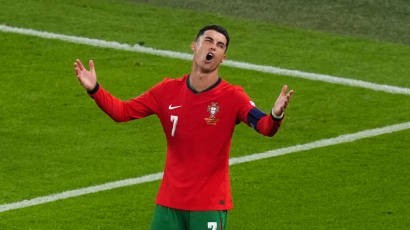 Cristiano Ronaldo lần đầu "bất lực" ở EURO 2024