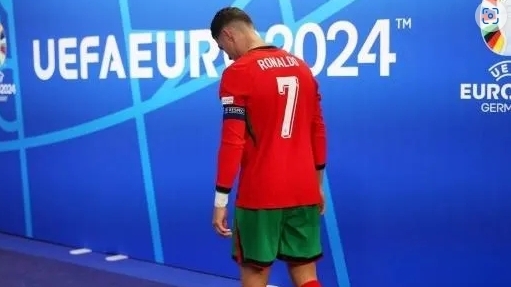 Ronaldo chia tay đội tuyển Bồ Đào Nha?