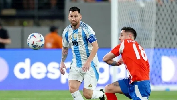 Messi ẩn ý giã từ tuyển Argentina