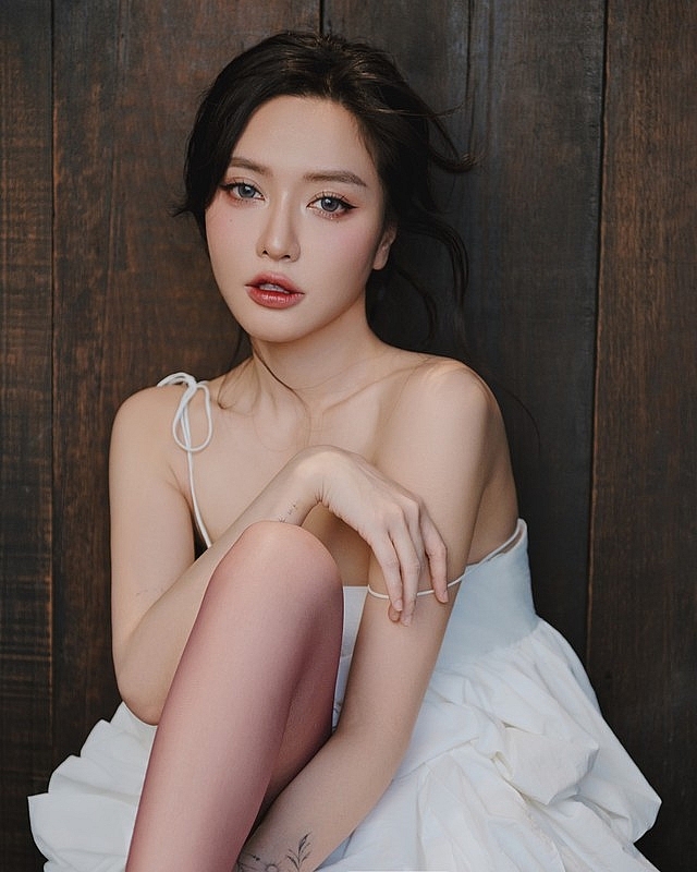 Bích Phương “lột xác” ngoạn mục từ nhan sắc đến phong cách Bích Phương “lột xác” ngoạn mục từ nhan sắc đến phong cách