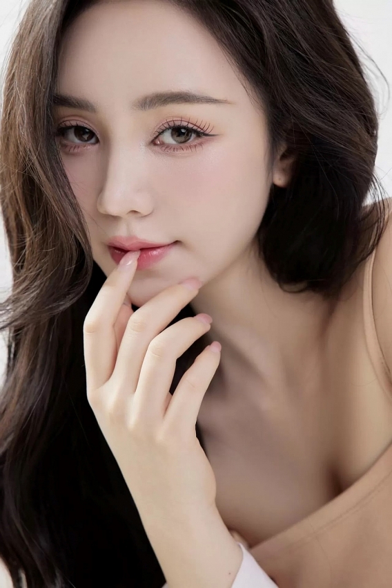Ngắm nhan sắc đời thường của diễn viên Quỳnh Kool