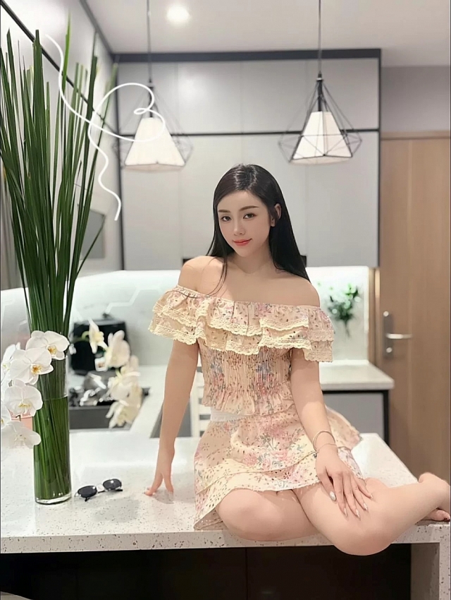 Ngắm nhan sắc đời thường của diễn viên Quỳnh Kool