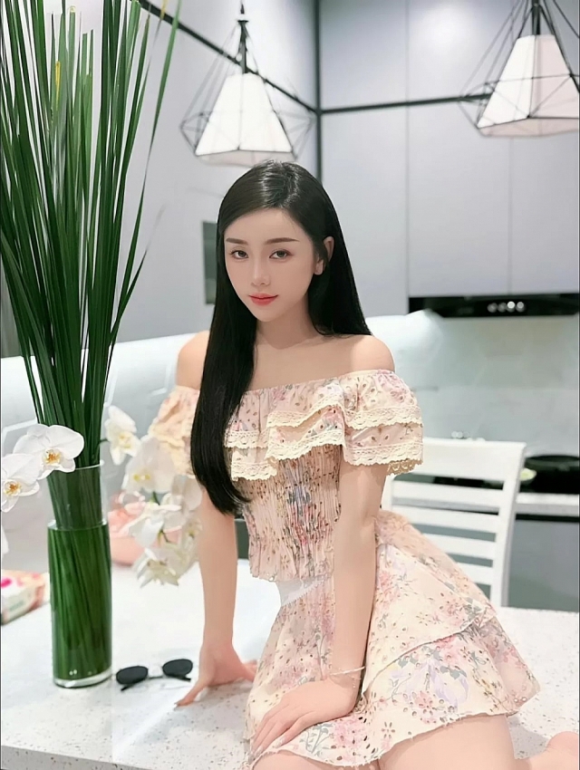 Ngắm nhan sắc đời thường của diễn viên Quỳnh Kool