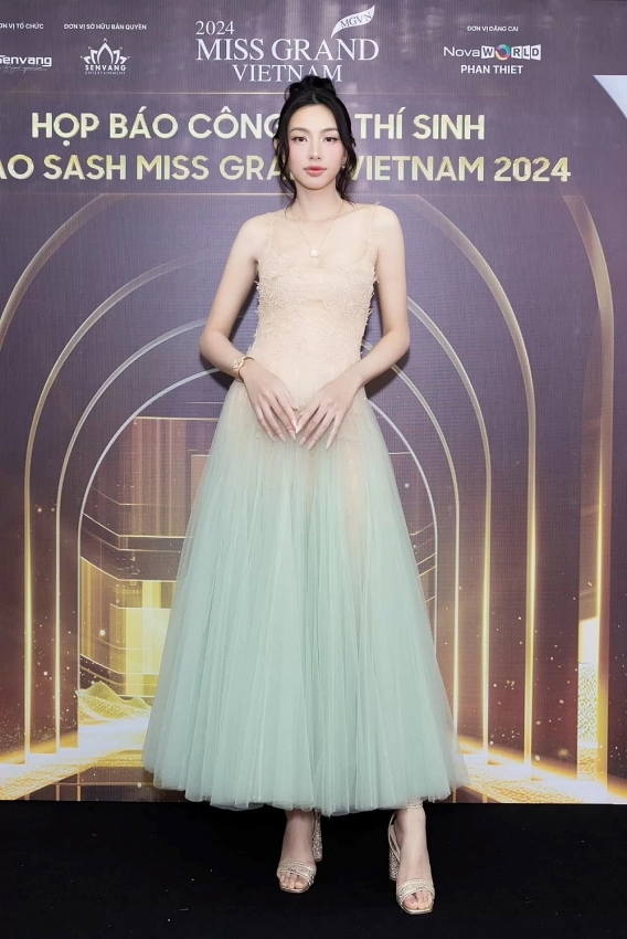 Thời trang đa phong cách của Hoa hậu Nguyễn Thúc Thùy Tiên