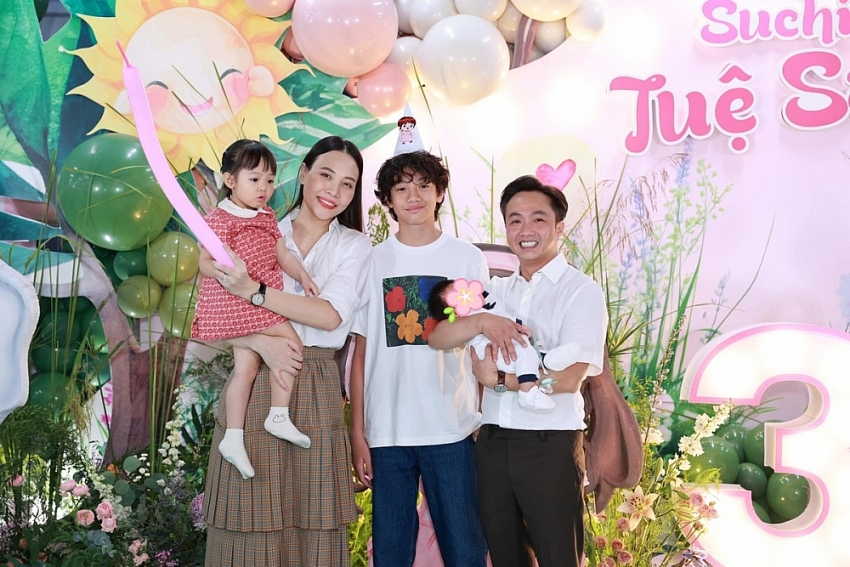 Hôn nhân hạnh phúc của Cường Đô la - Đàm Thu Trang Hôn nhân hạnh phúc của Cường Đô la - Đàm Thu Trang