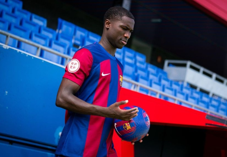 Barca ký hợp đồng với sao trẻ của MLS