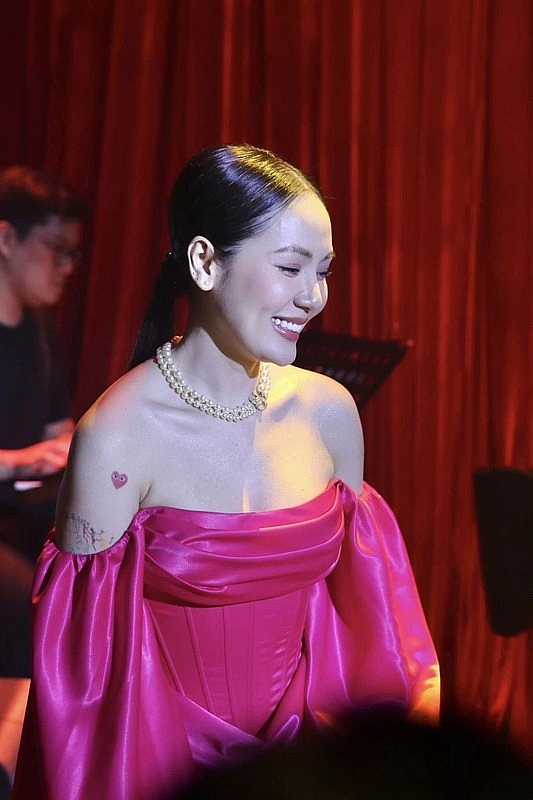 Ca sĩ Phương Linh sở hữu làn da căng mướt ở tuổi 40
