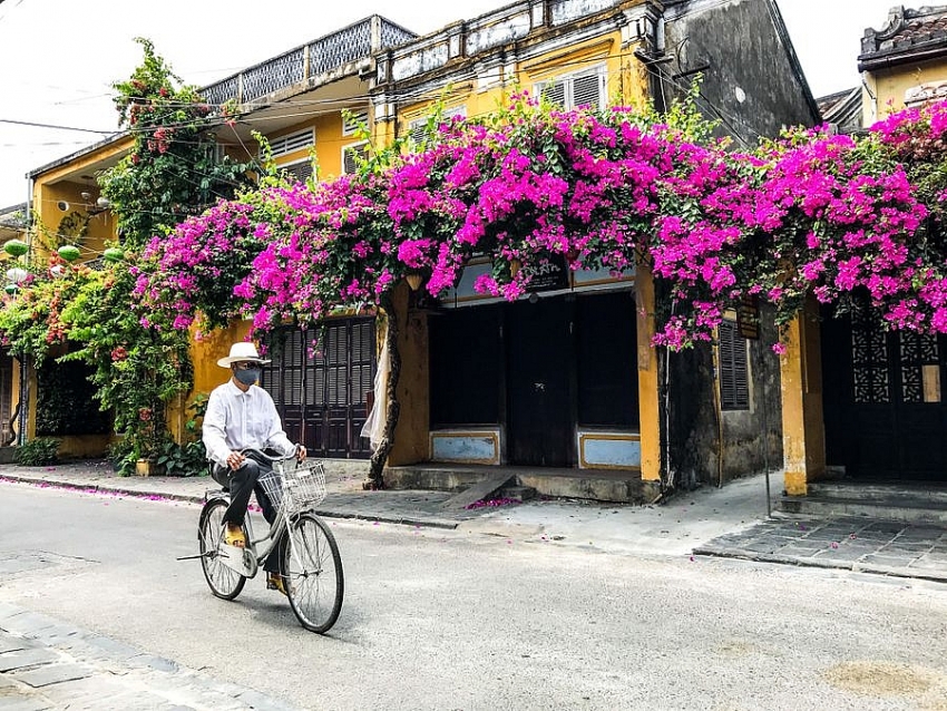 Cận cảnh con đường lọt tốp đẹp nhất thế giới ở Hội An