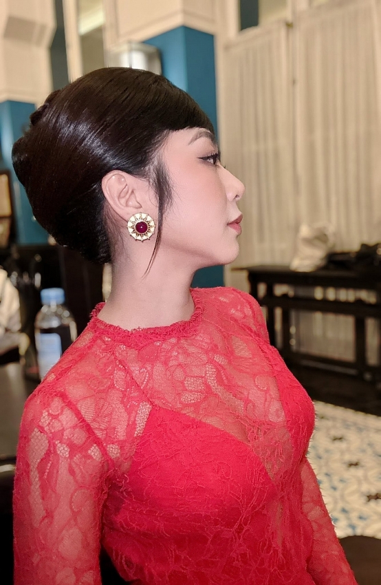 Hà Thanh Xuân mặc gợi cảm, trẻ trung sau sóng gió hôn nhân
