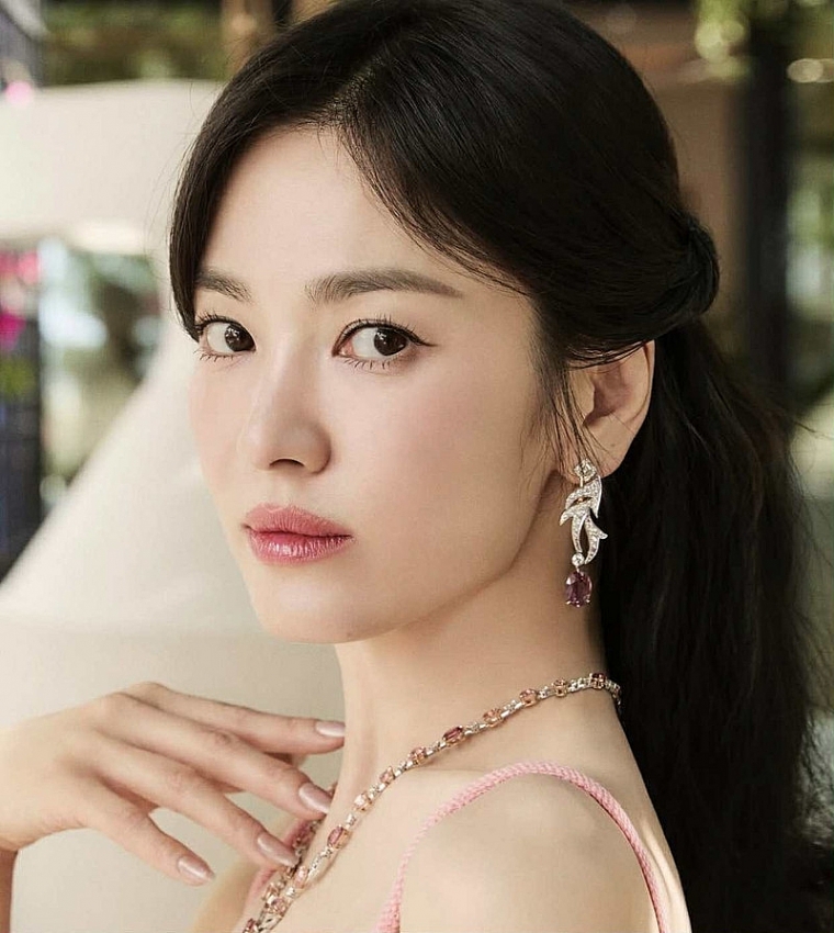 Song Hye Kyo gây kinh ngạc trong loạt ảnh mới, xứng tầm nữ thần nhan sắc