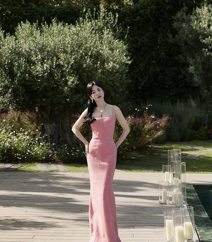 Song Hye Kyo gây kinh ngạc trong loạt ảnh mới, xứng tầm nữ thần nhan sắc