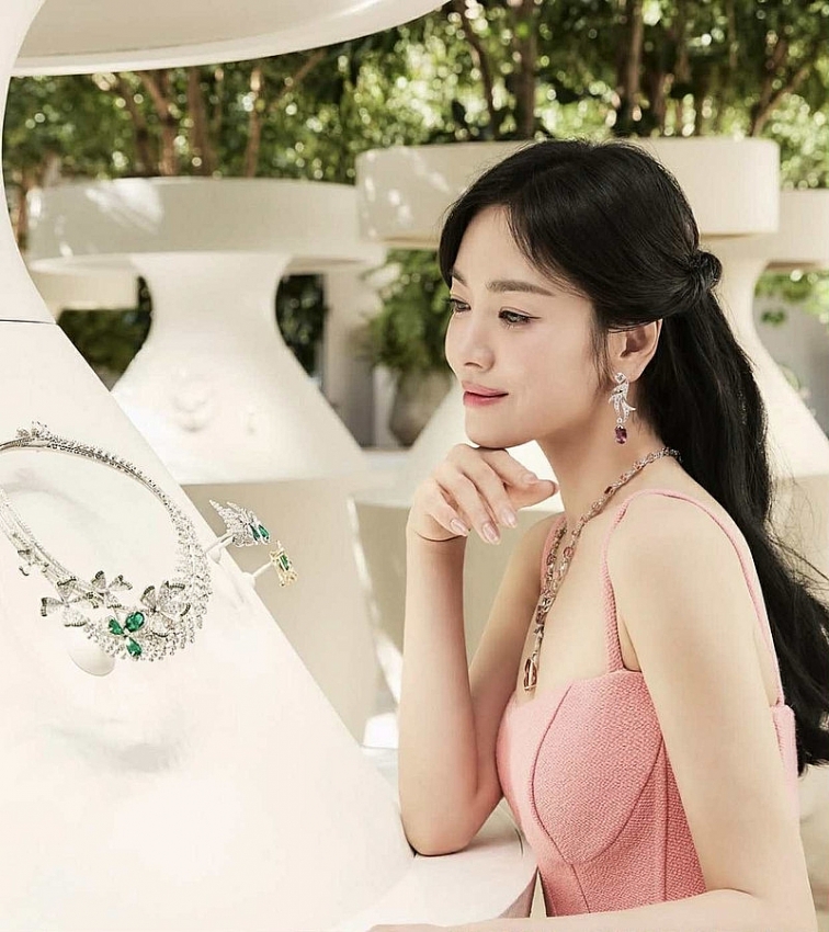 Song Hye Kyo gây kinh ngạc trong loạt ảnh mới, xứng tầm nữ thần nhan sắc