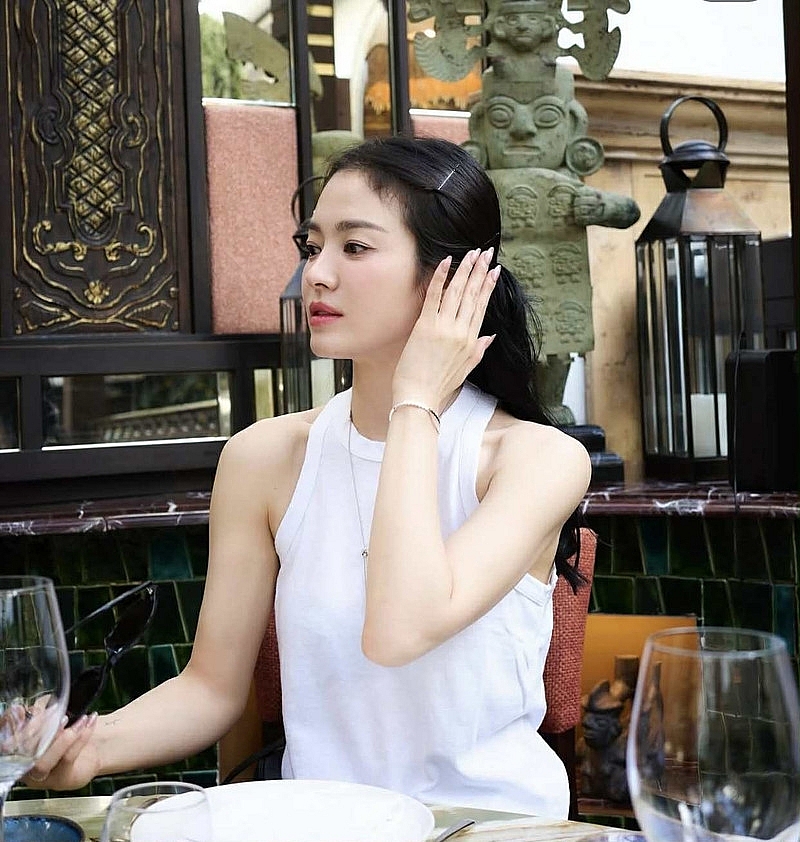Song Hye Kyo gây kinh ngạc trong loạt ảnh mới, xứng tầm nữ thần nhan sắc