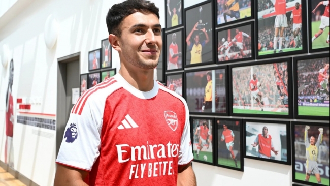 Arsenal chiêu mộ thành công ‘thần đồng cờ vua’
