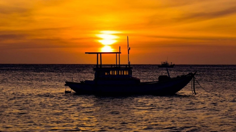 Đảo Phú Quý hút khách trẻ với vẻ đẹp như bước ra từ phim