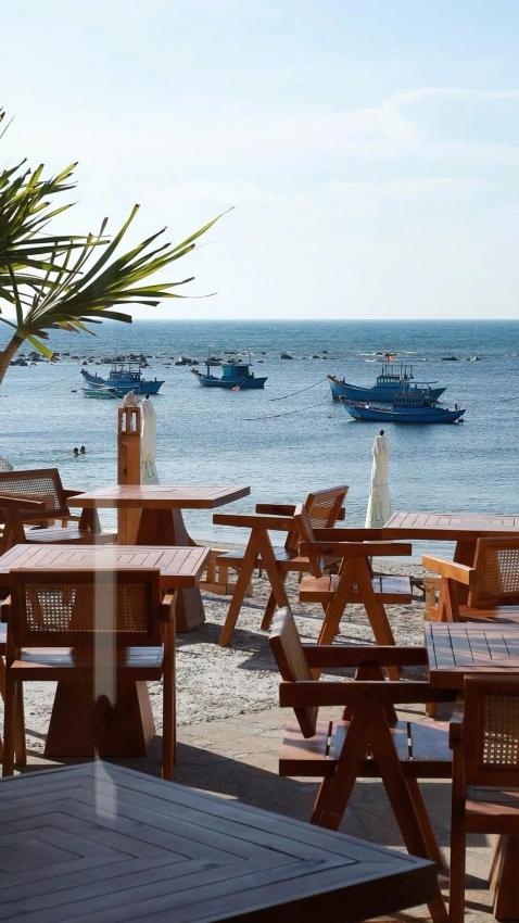 Đảo Phú Quý hút khách trẻ với vẻ đẹp như bước ra từ phim