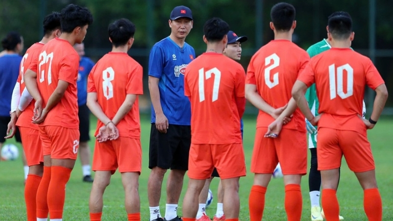 Tuyển Việt Nam tụt 4 bậc trên bảng xếp hạng FIFA