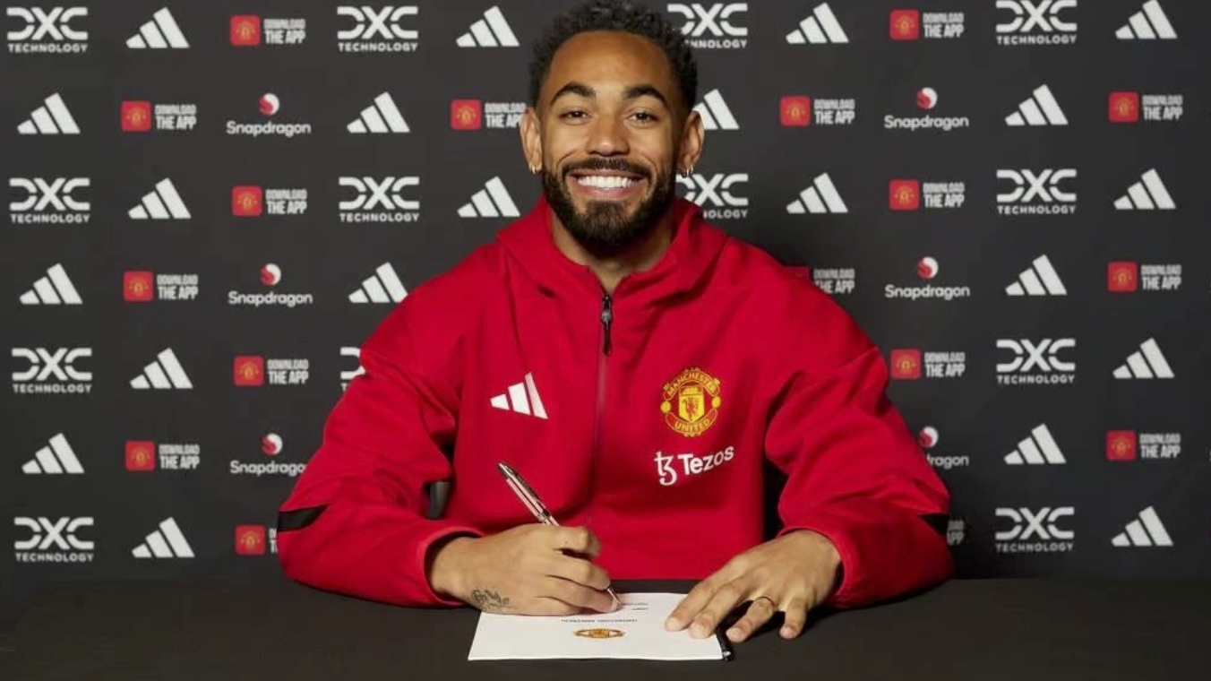 Man Utd trao áo số 10 cho tân binh Matheus Cunha