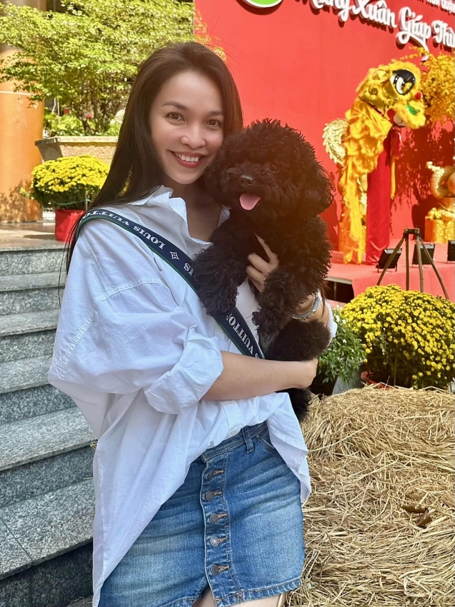 Ca sĩ Hiền Thục 