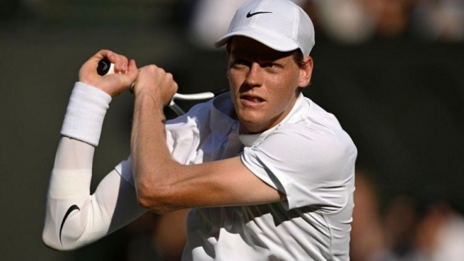 Jannik Sinner đánh bại Djokovic, lần đầu vào chung kết Wimbledon
