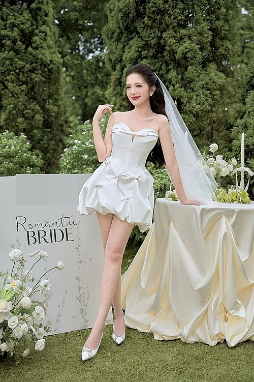 Đình Tú đáp trả antifan miệt thị ngoại hình Ngọc Huyền