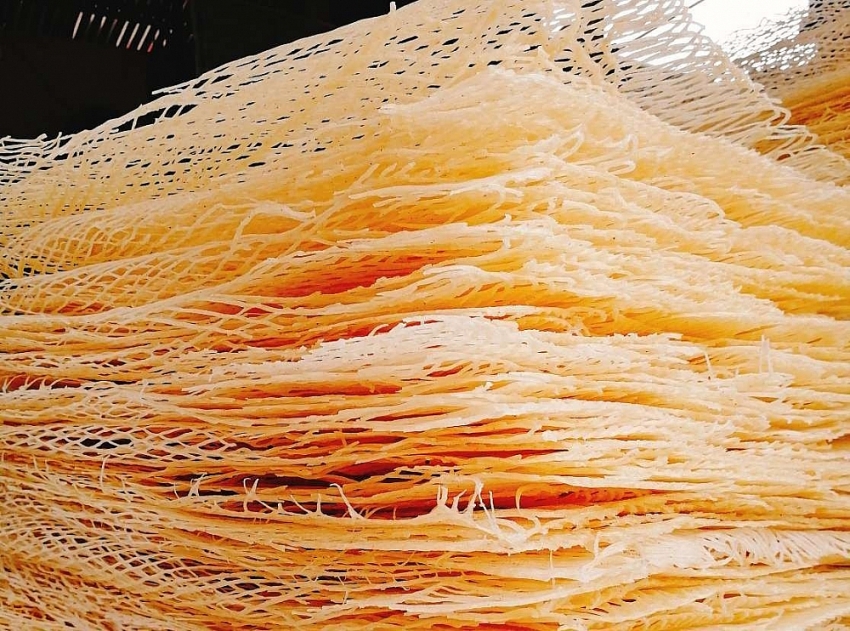 Lạ miệng với món phở sắn Quế Sơn sợi đan như lưới cá