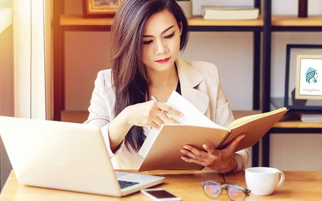 Có nên gác lại sự nghiệp để vun vén gia đình?