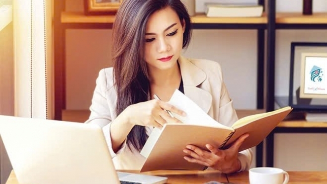 Có nên gác lại sự nghiệp để vun vén gia đình?