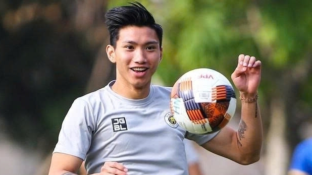 Đoàn Văn Hậu báo tin vui với người hâm mộ