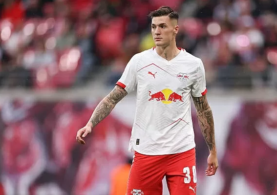 Man Utd trở lại thương vụ Benjamin Sesko
