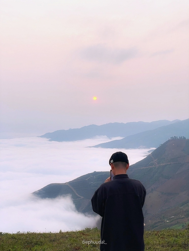 Săn mây Tà Xùa, đón hoàng hôn bản Khe Cải đẹp mê hồn