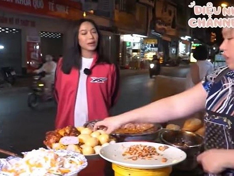 Anh Tú - Diệu Nhi khoe ảnh đi du lịch mừng 10 năm gắn bó