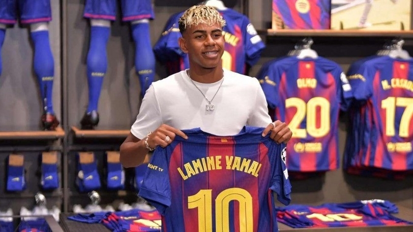 Thần đồng Yamal tiếp quản áo số 10 của Messi tại Nou Camp