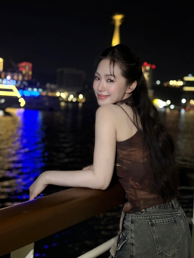 Lương Bích Hữu tuổi 41 xinh như búp bê sau khi giảm 17 kg