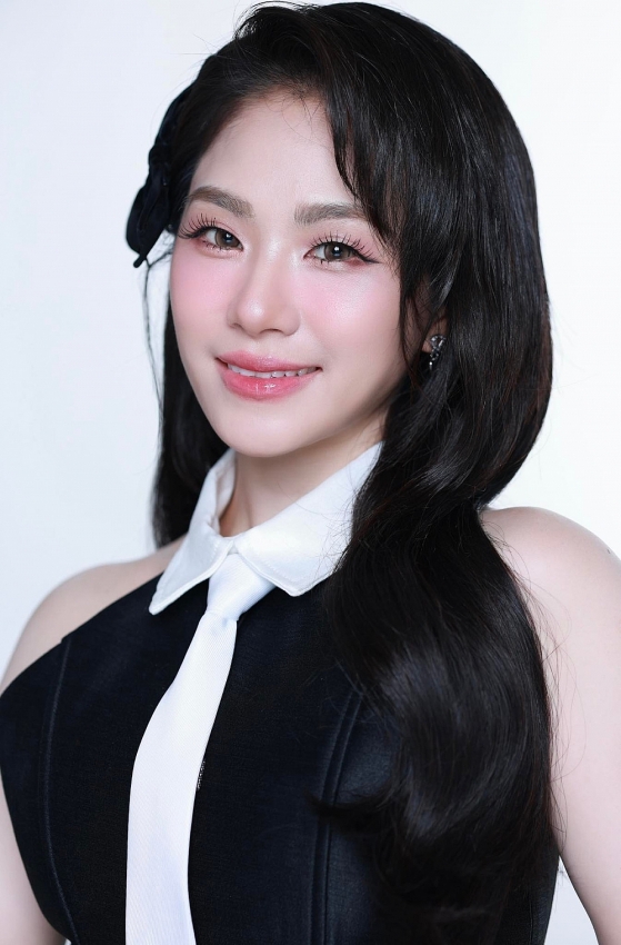 Lương Bích Hữu tuổi 41 xinh như búp bê sau khi giảm 17 kg