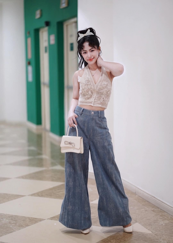 Lương Bích Hữu tuổi 41 xinh như búp bê sau khi giảm 17 kg
