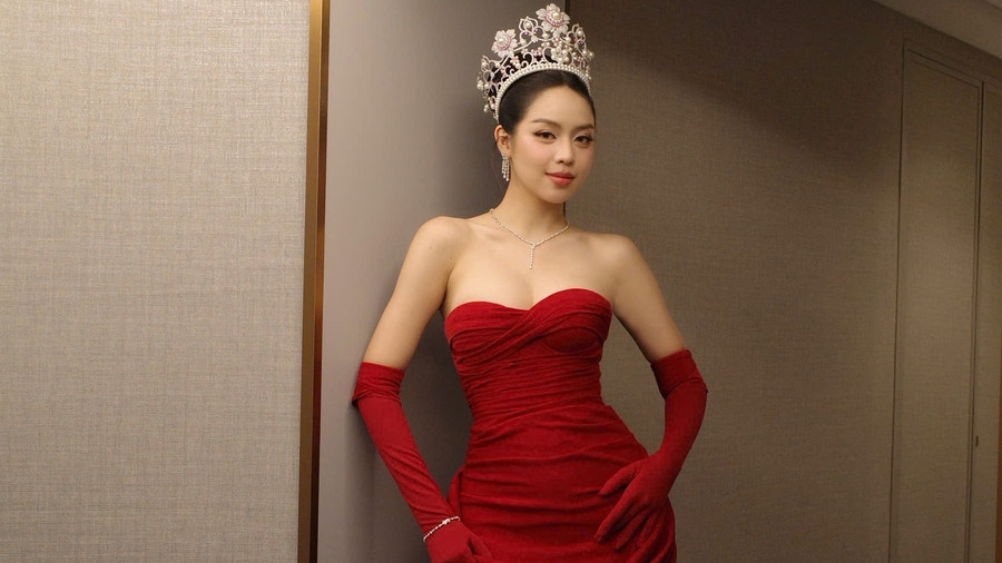 Thanh Thủy đẹp rực rỡ tại chung kết Miss Singapore International 2025