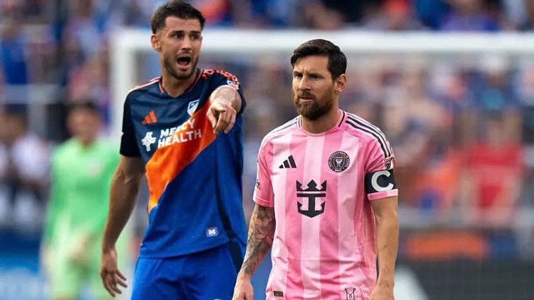 Messi liên tục bỏ tập khiến đồng đội bất ngờ
