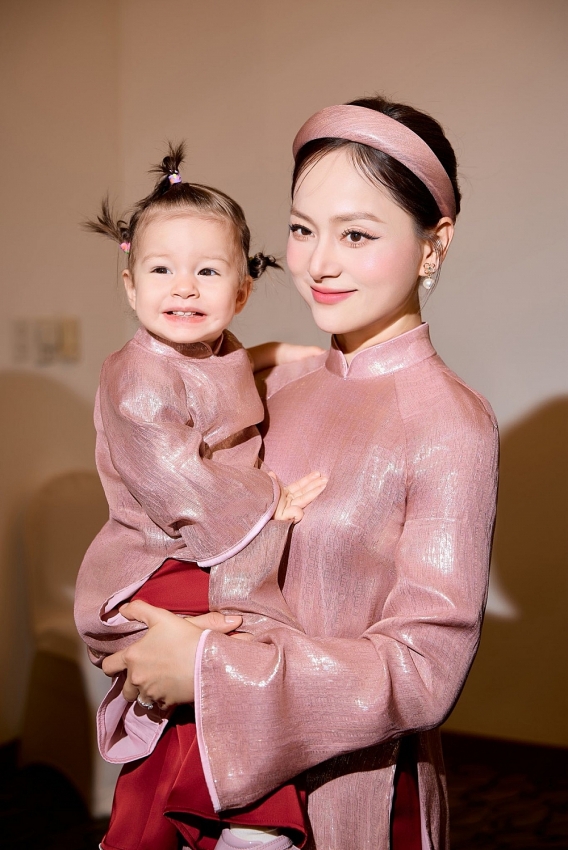 Diễn viên Lan Phương ly thân chồng Tây sau 1 năm có con thứ 2