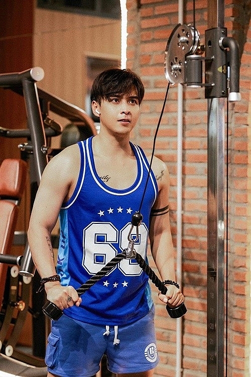 Hồ Quang Hiếu sống sang chảnh, có vợ đẹp con kháu khỉnh
