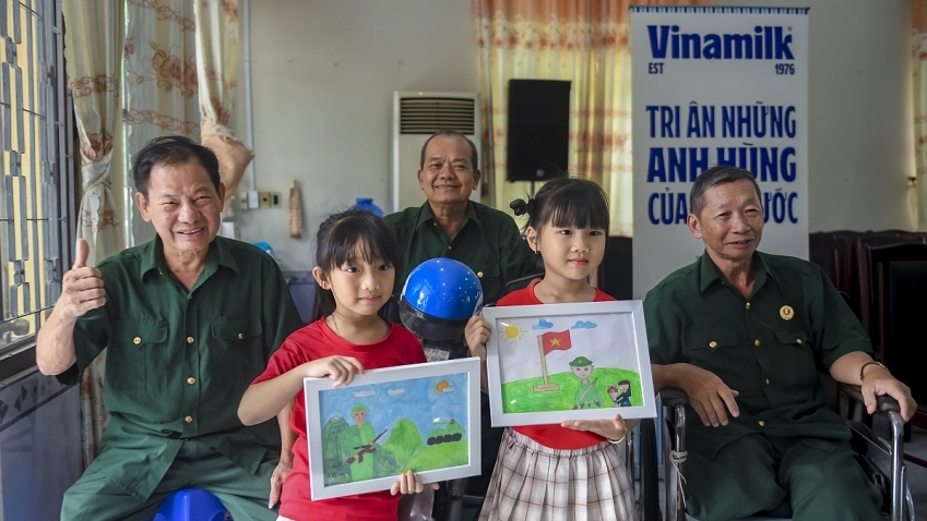 Vinamilk “ Viết tiếp câu chuyện hòa bình” bằng tranh và hành động