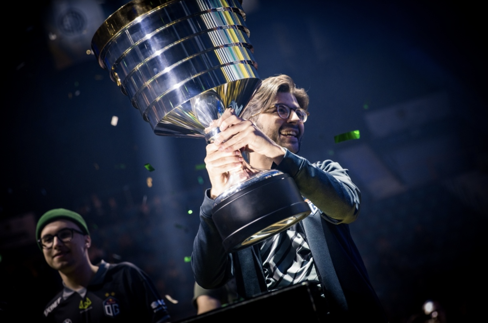 Top 5 tuyển thủ Esports có thu nhập giải đấu cao nhất thế giới