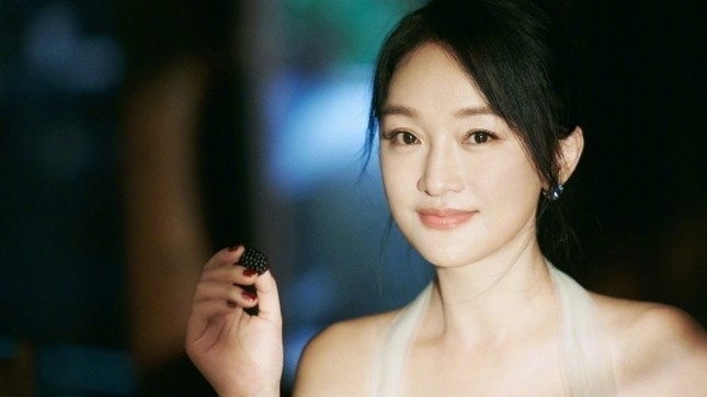 "Quốc bảo diễn xuất" Châu Tấn U50 vẫn đẹp mê đắm lòng người